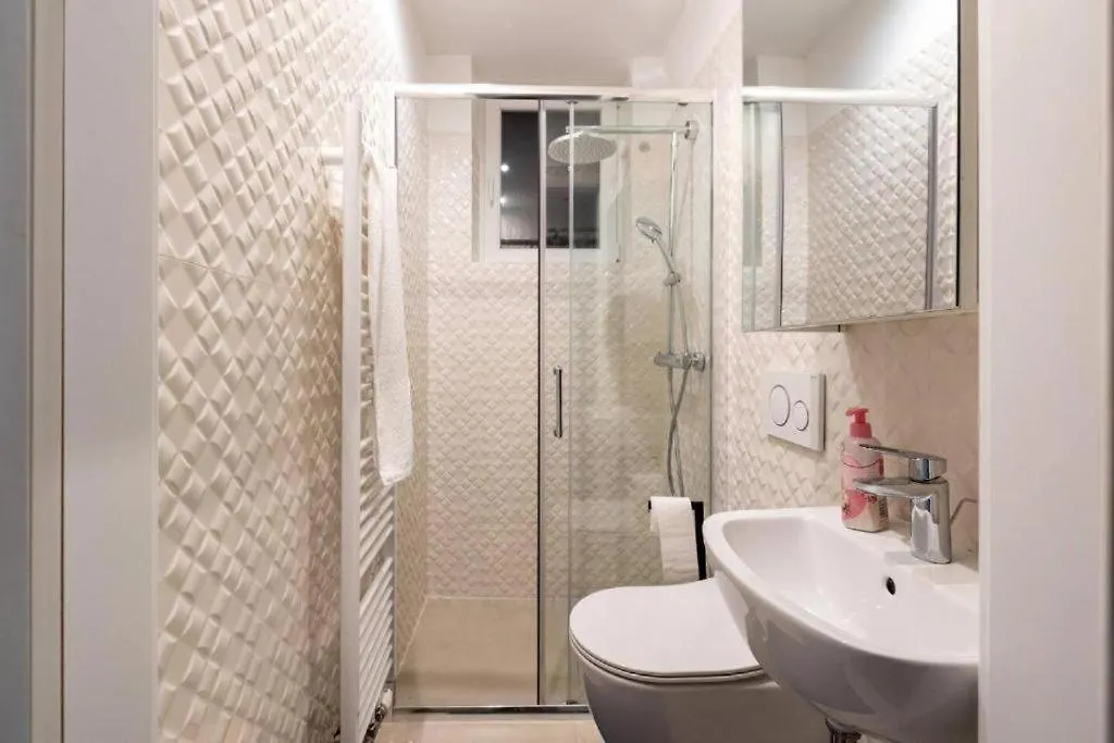 Apartment Near Metro 16 & Netflix - Kingsize Bed Vienna