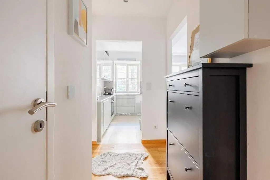 Apartment Near Metro 16 & Netflix - Kingsize Bed Вена Австрия